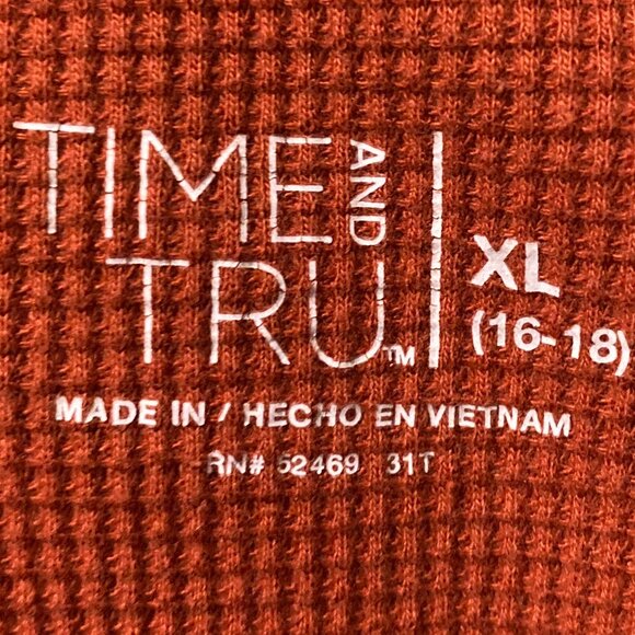 Bundle of 2 size XL, long sleeve, waffle knit shirts. - Picture 5 of 15